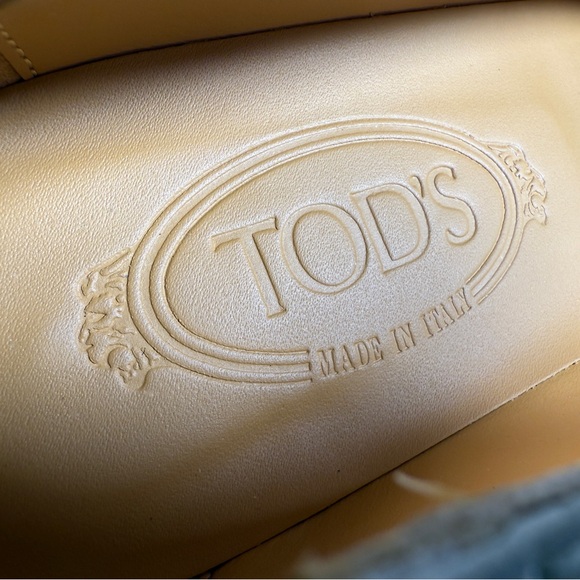 Tod’s Cream Beige Suede Flats. TOD’S Bowed Eve Driving Shoes. 7.5 - Picture 7 of 11